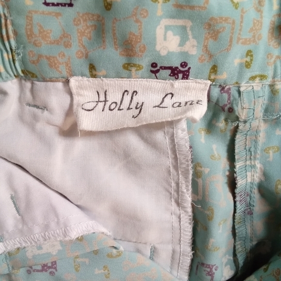 Holly Lane Golf Cart All Over Print Shorts - Size 6 - Picture 3 of 7